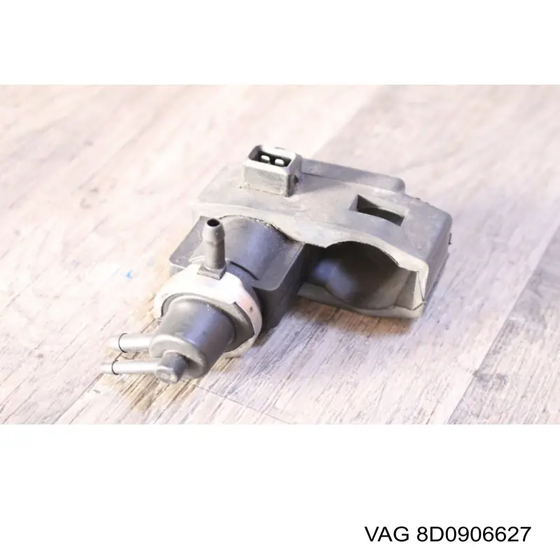 Купити 8D0906627 VAG Клапан перетворювач тиску наддуву (соленоїд)