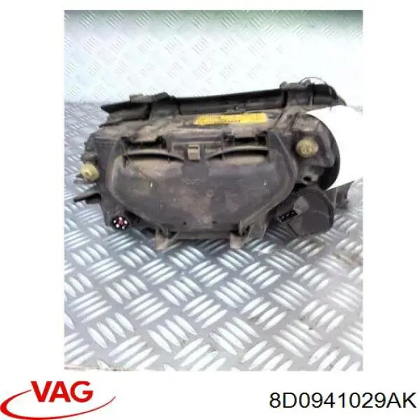 Фара дальнього світла в зборі VAG 89300379 ціна, від 93.49 USD