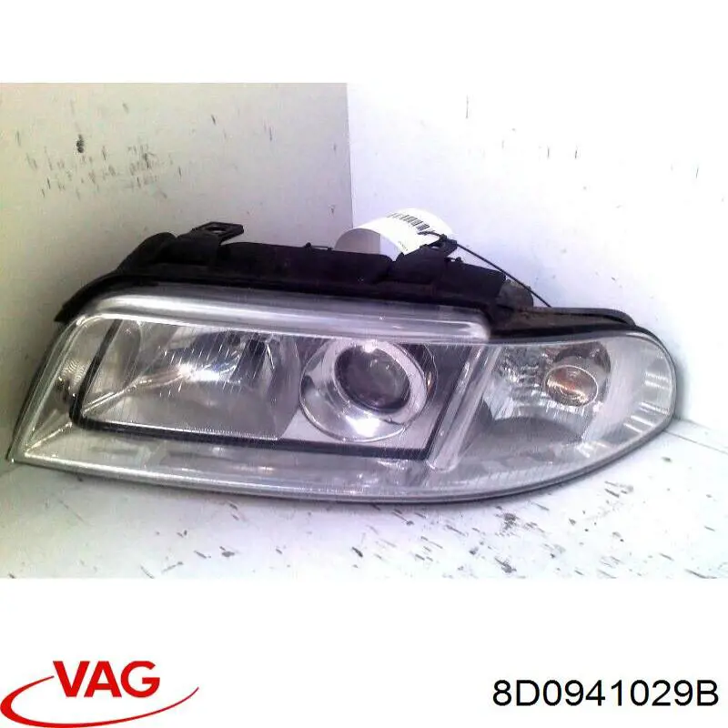 8D0941003A VAG Фара дальнього світла в зборі