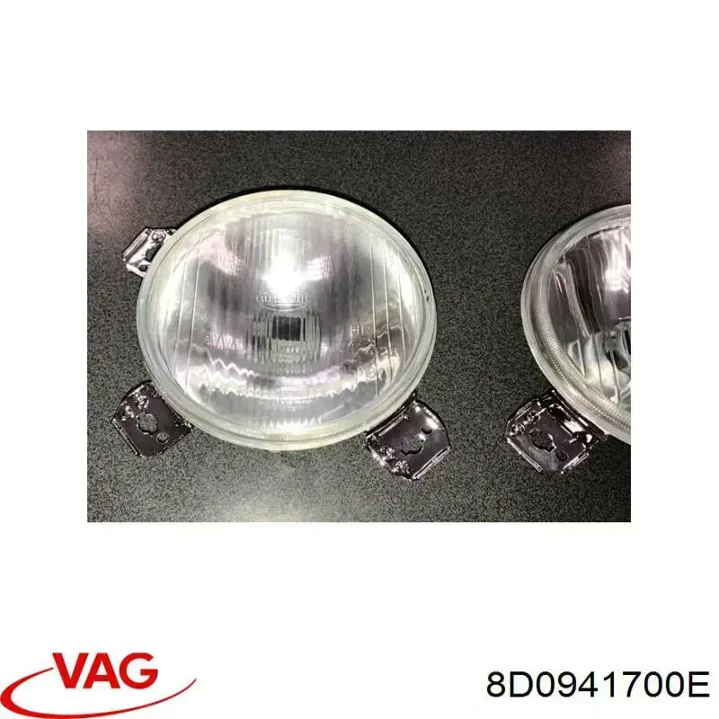 8D0941700E VAG Фара протитуманна, права