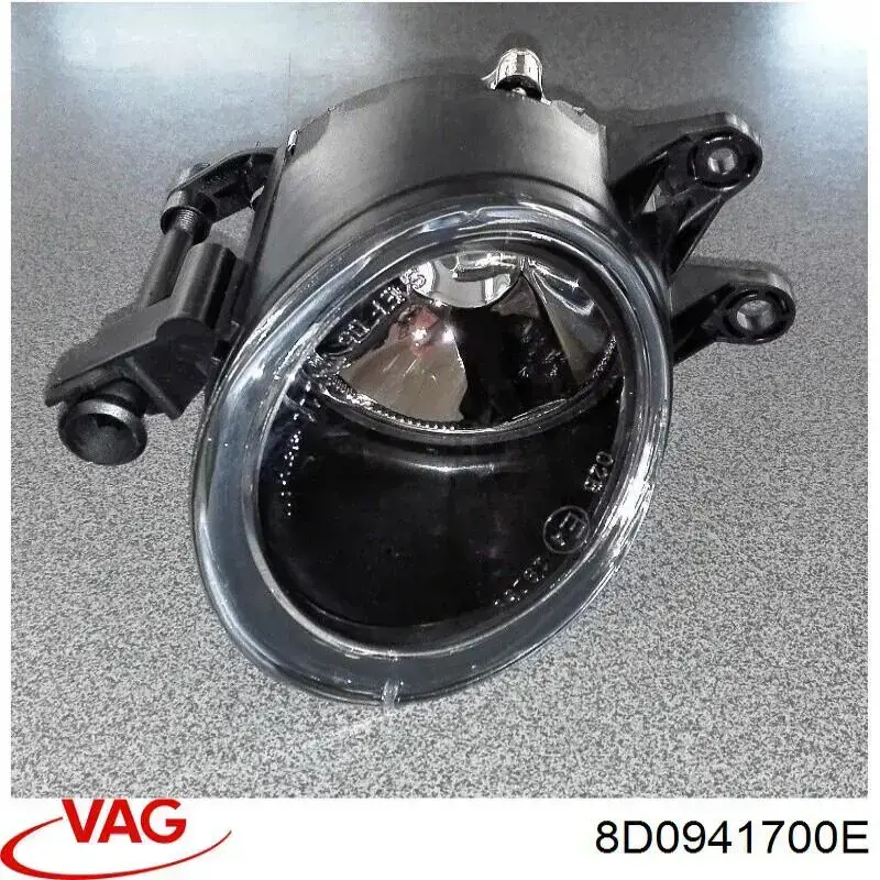 Туманка права Polcar 133430E ціна, від 28.82 USD