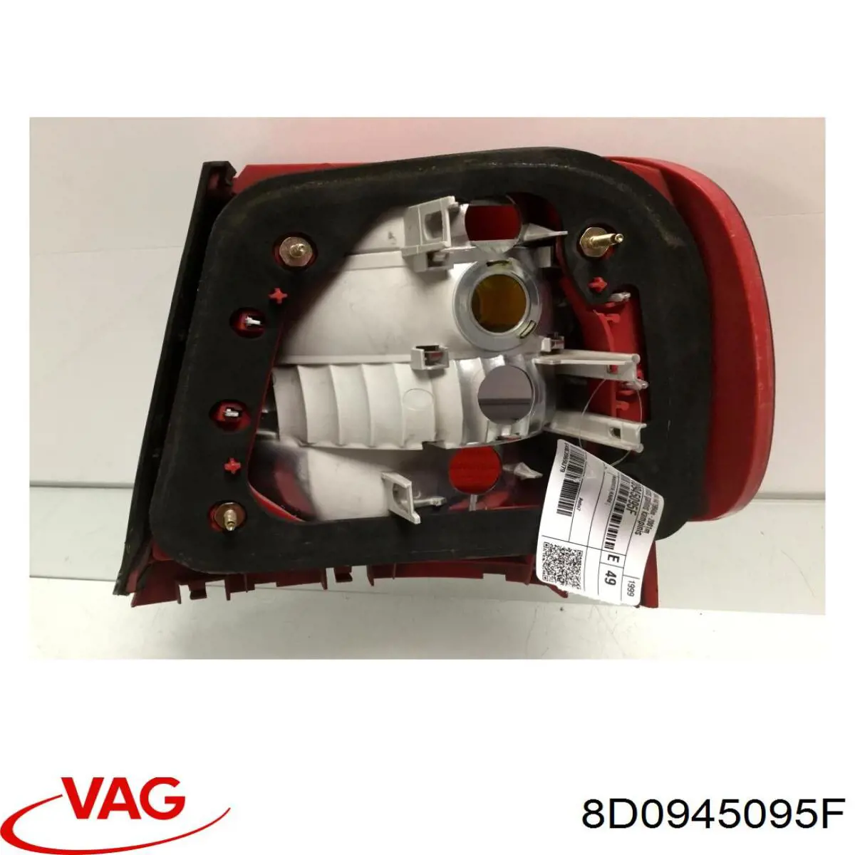 Ліхтар задній лівий VAG 8D0945095F ціна, від 22.50 USD