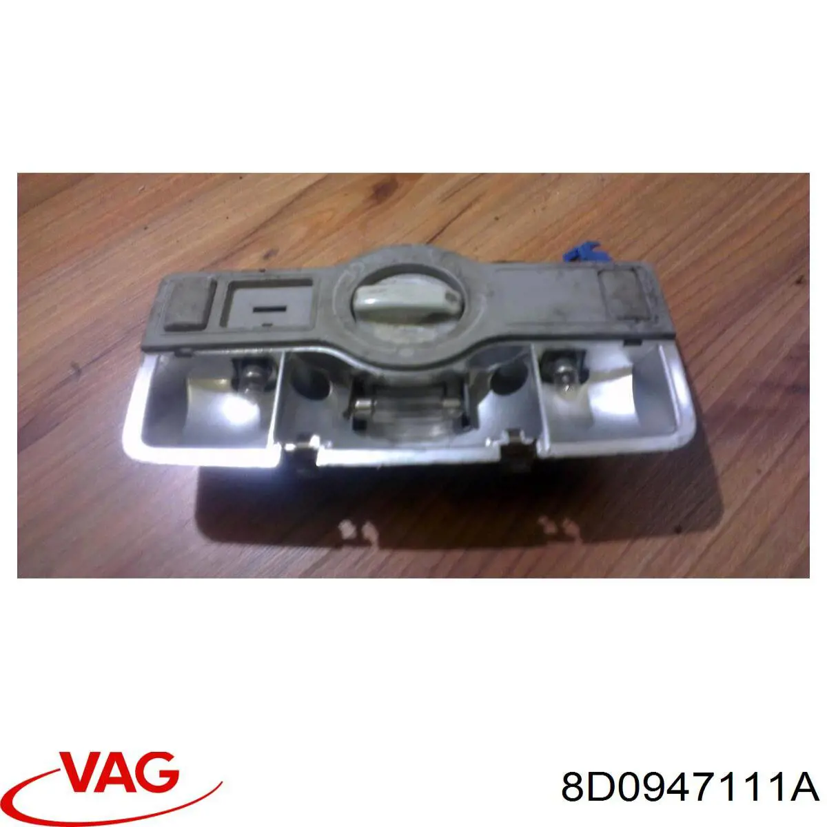 Купити 8D0947111A VAG Лампочки