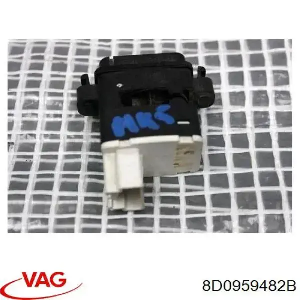 Купити 8D0959482B VAG Датчик тиску кондиціонера