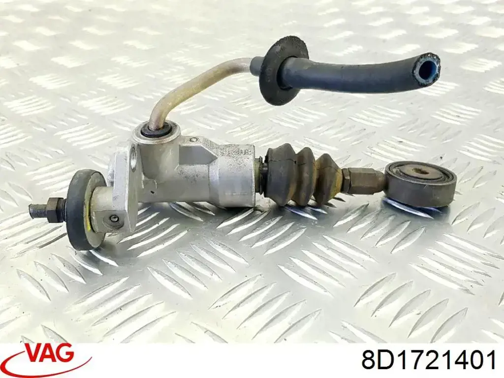 Головний циліндр зчеплення 8D1721401 VAG