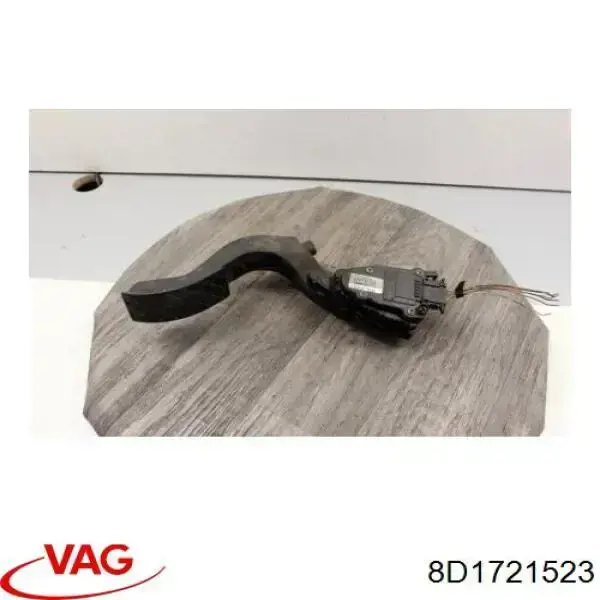 Купити 8D1721523 VAG Педаль газу