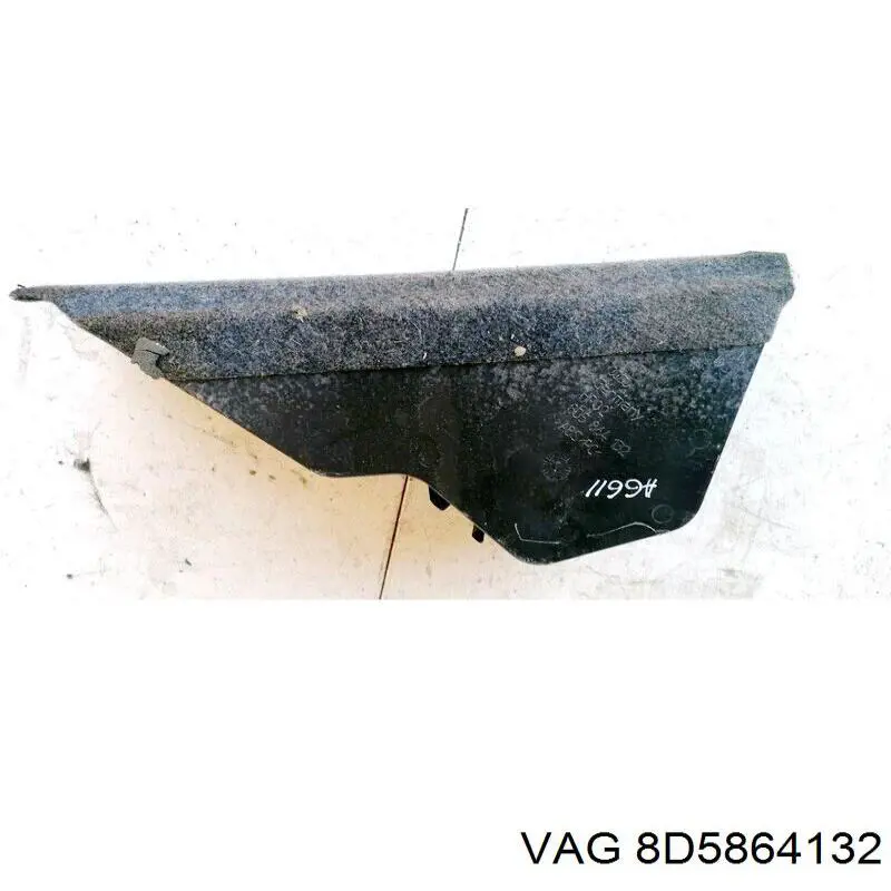 8D5864132 VAG 
