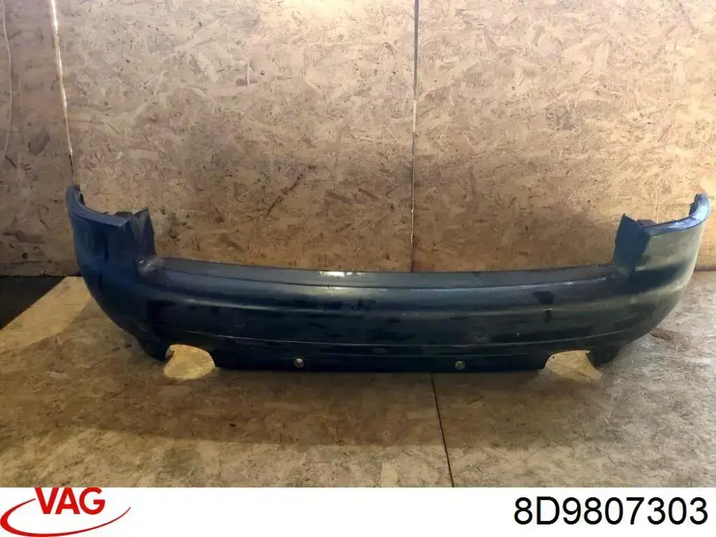Купити 8D9807521AA VAG Задній бампер