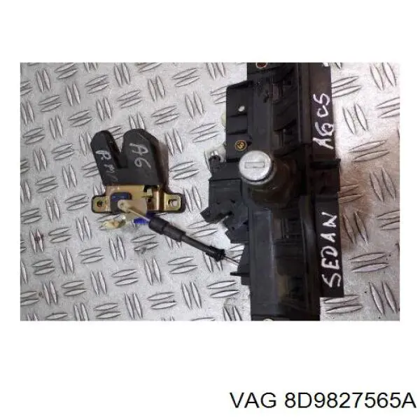 Купити 8D9827565A VAG Замок 3/5-х дверей, задній