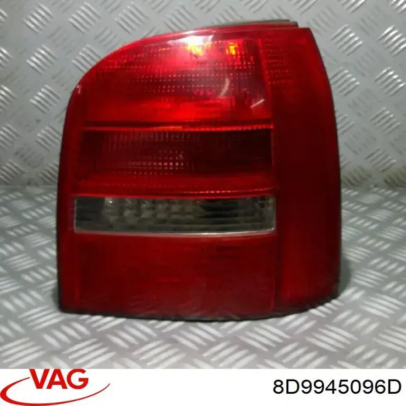 8D0945096D VAG Ліхтар задній правий
