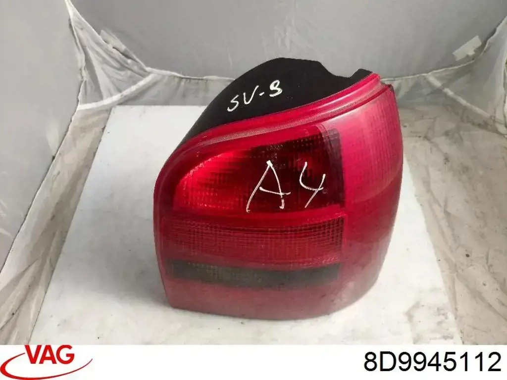 Задні ліхтарі VAG 8D9945112 ціна, від 64.92 USD