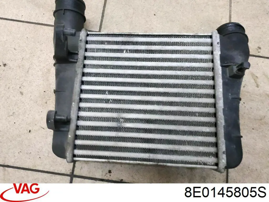Купити 8E0145805S VAG Радіатор интеркуллера