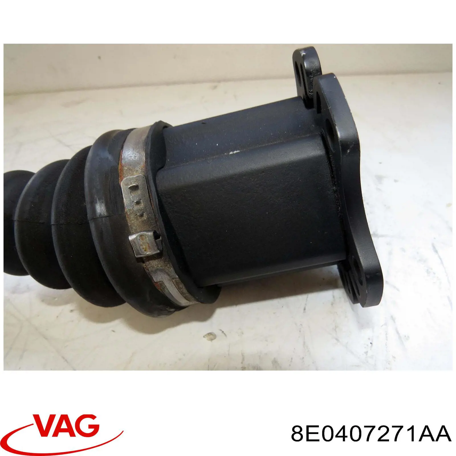 Ліва піввісь 8E0407271AA VAG