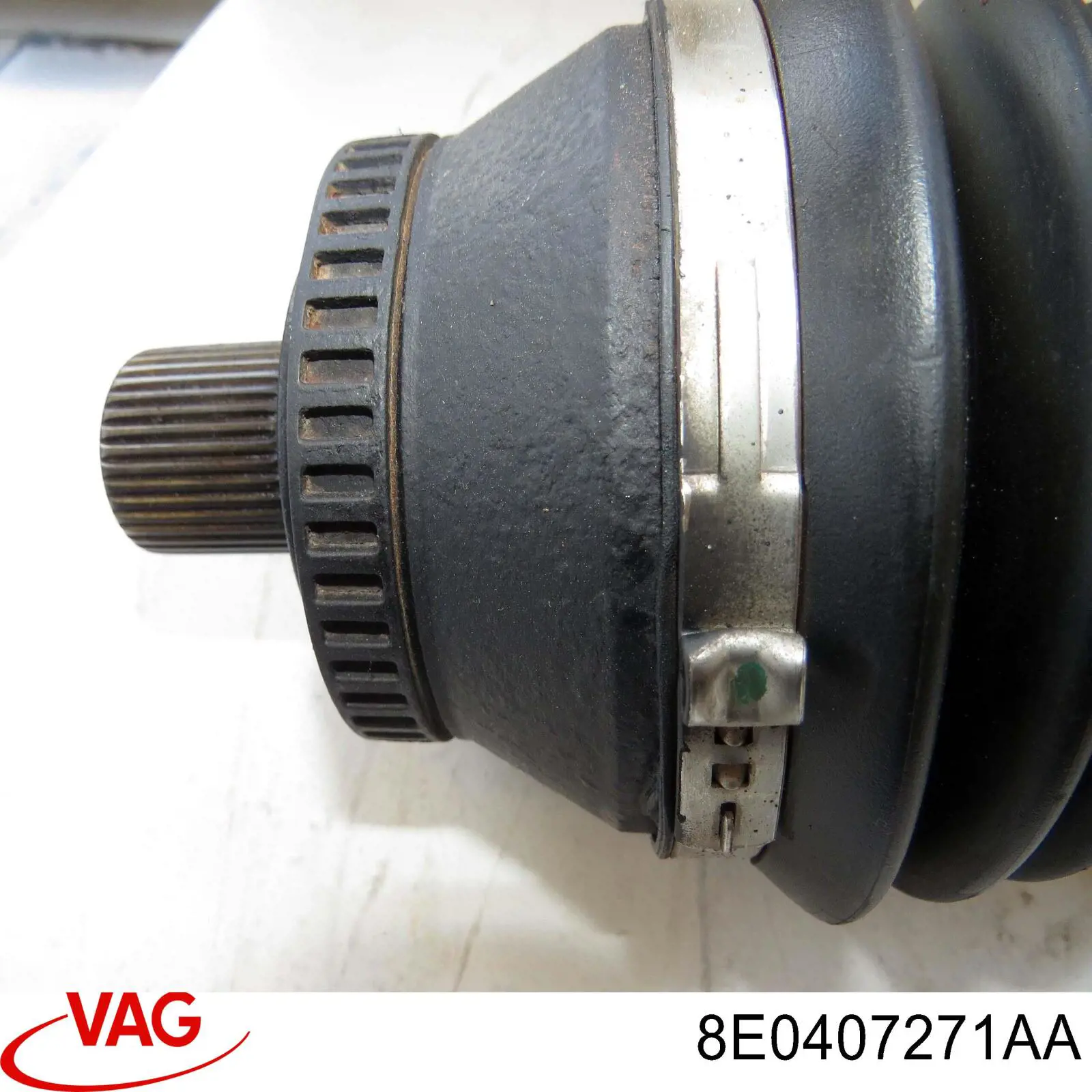 Привід передній лівий VAG 8E0407271AA ціна, від 88.60 USD