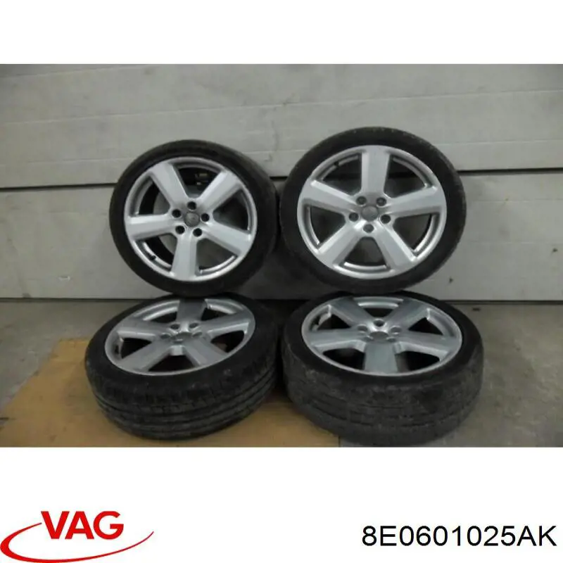 8E0601025AK VAG Диски литі (легкосплавні, титанові)