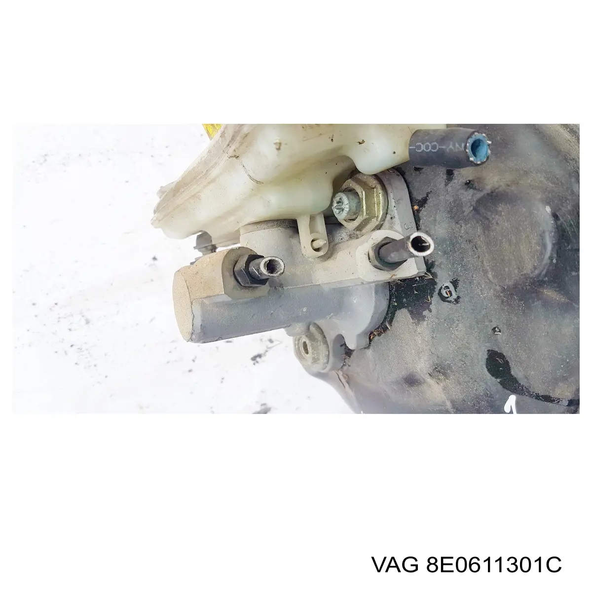 Бачок ГГЦ VAG 8E0611301C ціна, від 12.67 USD