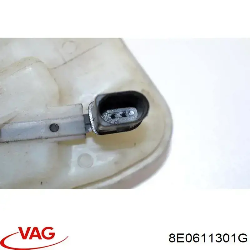 Бачок гальмівної рідини VAG 8E0611301C