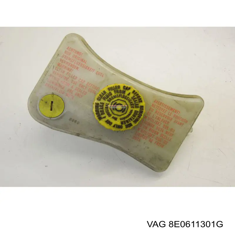 8E0611301C VAG Бачок головного гальмівного циліндру