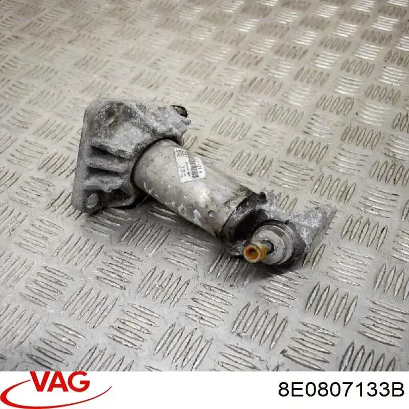 Кронштейн бампера переднього, лівий VAG 8E0807133B ціна, від 11.25 USD