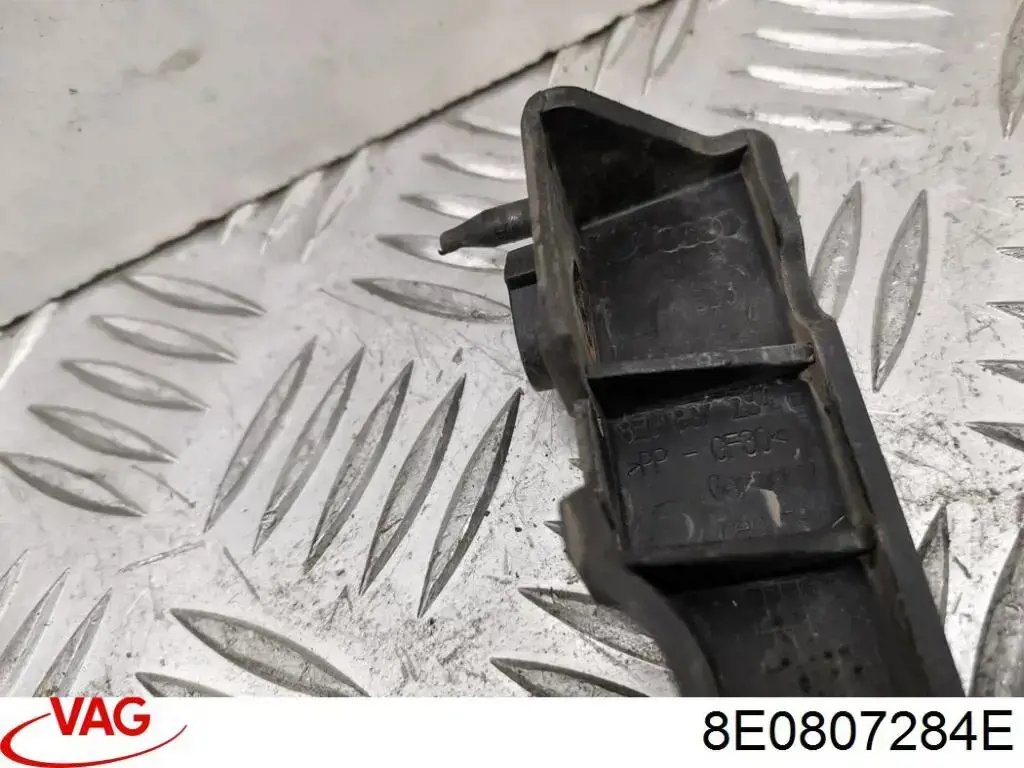 Направляюча переднього бампера, права FPS FP1205934 ціна, від 5.41 USD