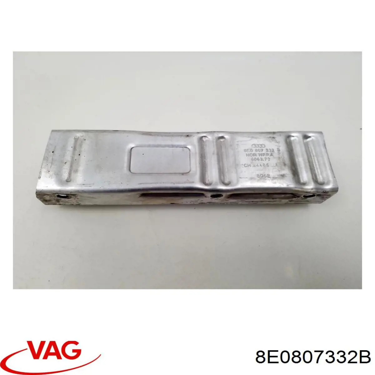 Кронштейн підсилювача заднього бампера VAG 8E0807332B ціна, від 13.89 USD