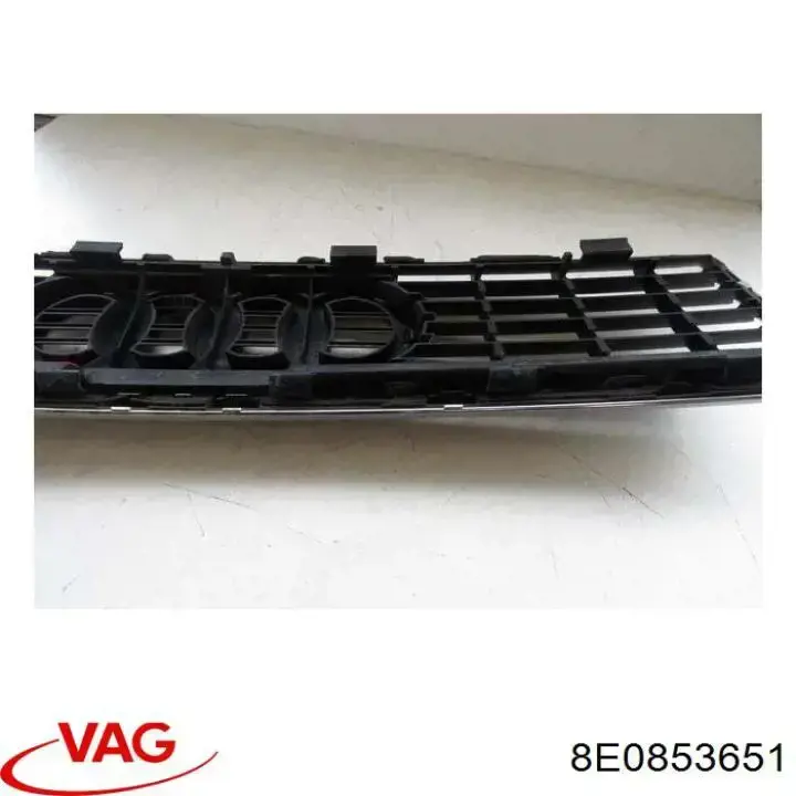 8E0853651 VAG Решітка радіатора