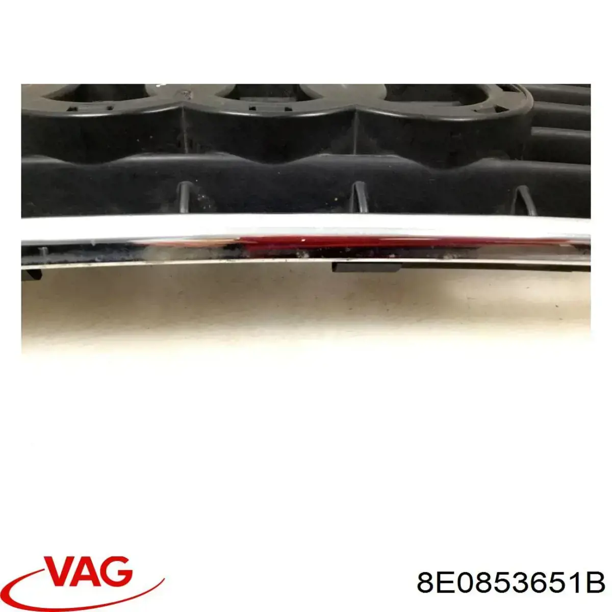 8E0853651B VAG Решітка радіатора