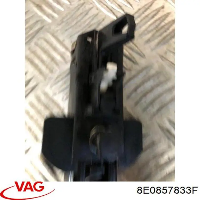  8E0857833F VAG