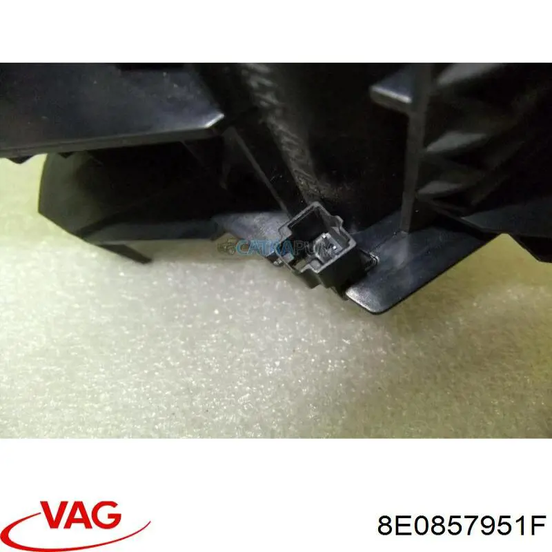 8E0857951F VAG 