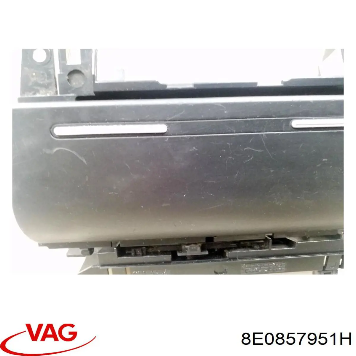 8E0857951H VAG Попільничка
