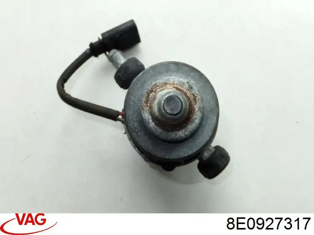 Насос вакуумний Volkswagen Passat B5