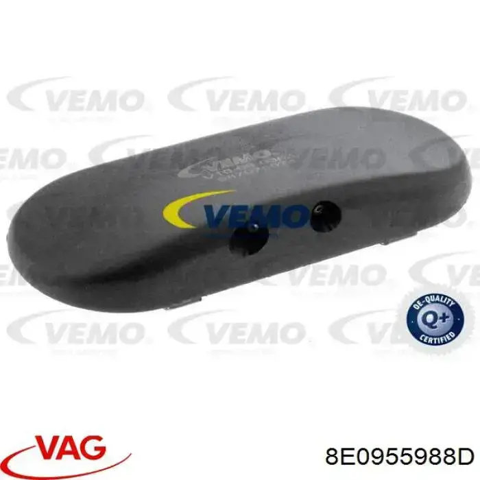 Купити 8E0955988D VAG Форсунка омивача скла лобового, права