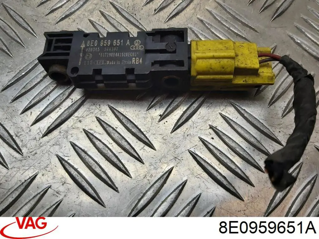 Датчик поздовжнього прискорення 8E0959651A VAG