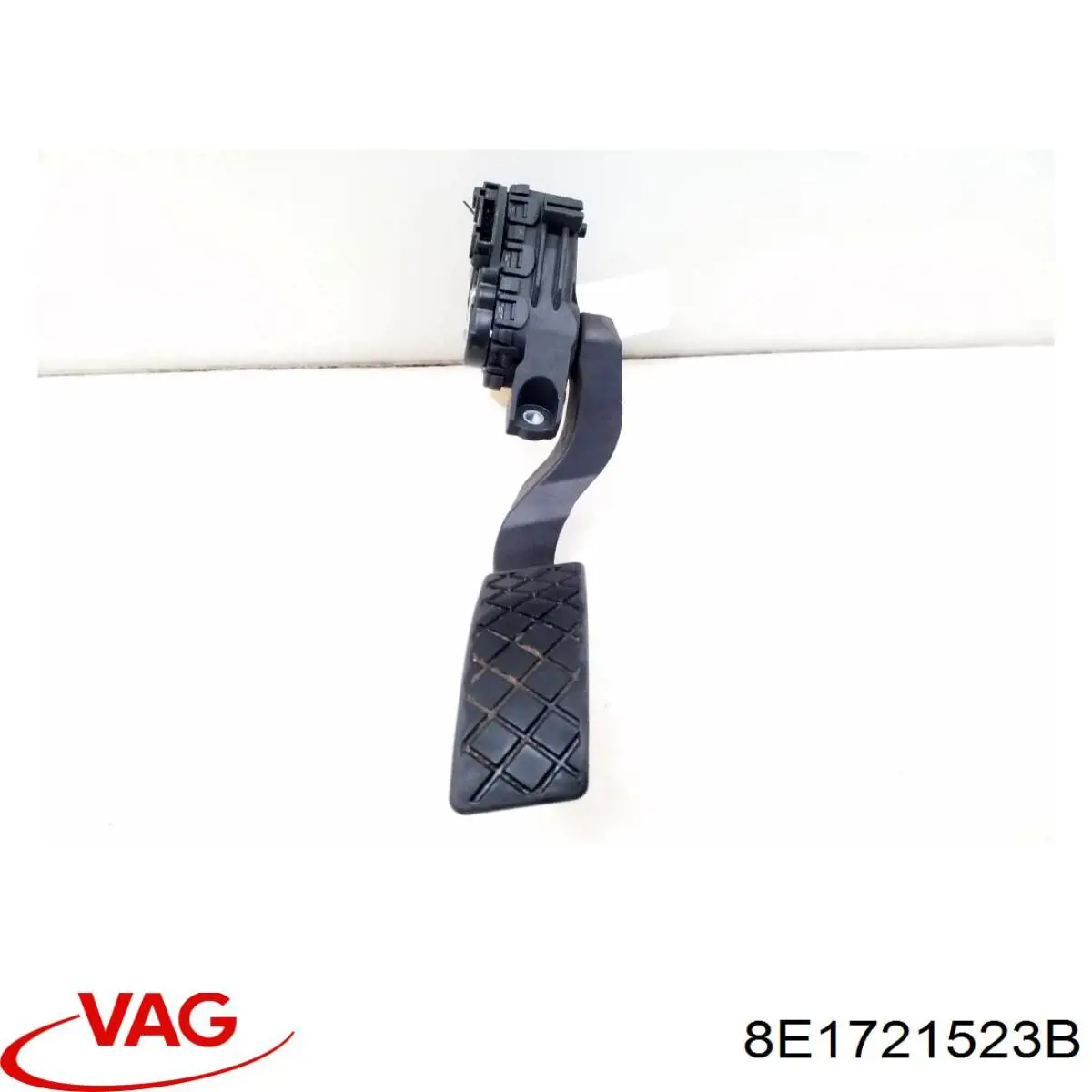 Підаль газу VAG 8E1721523B ціна, від 230.74 USD