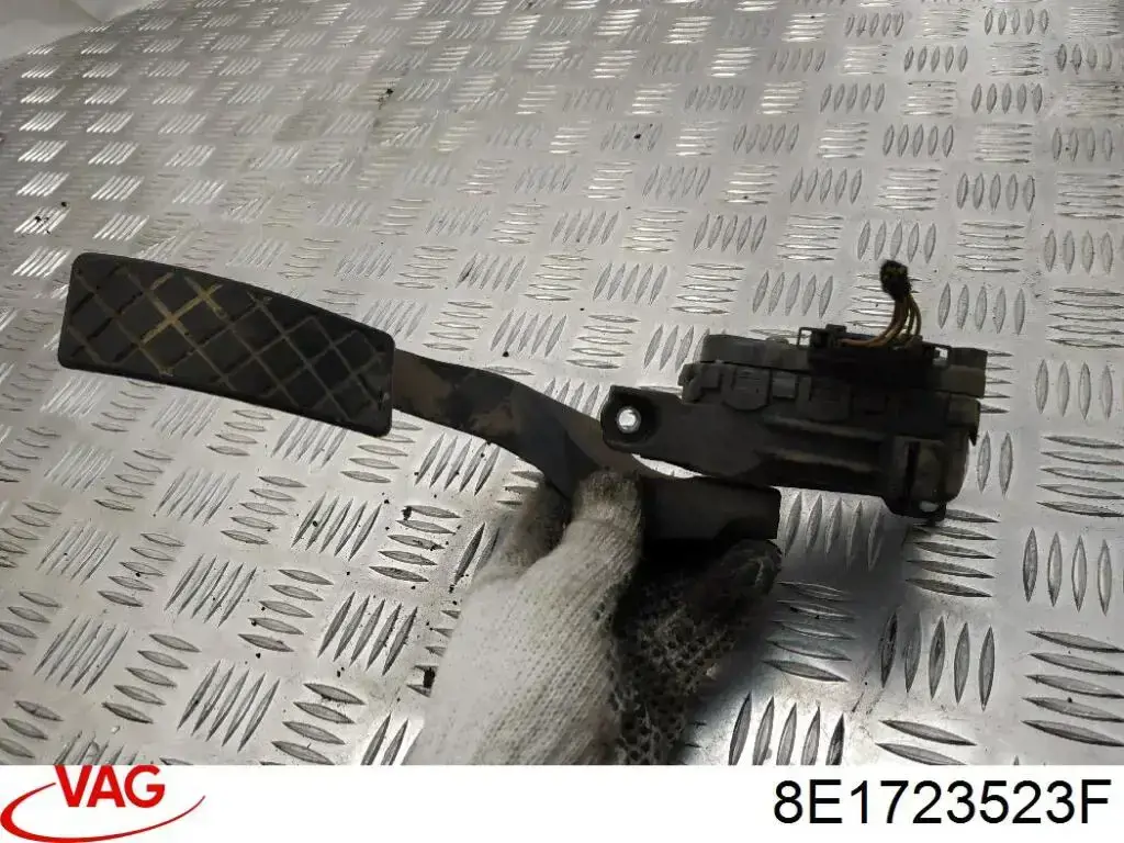 Педаль акселератора VAG 8E1723523F