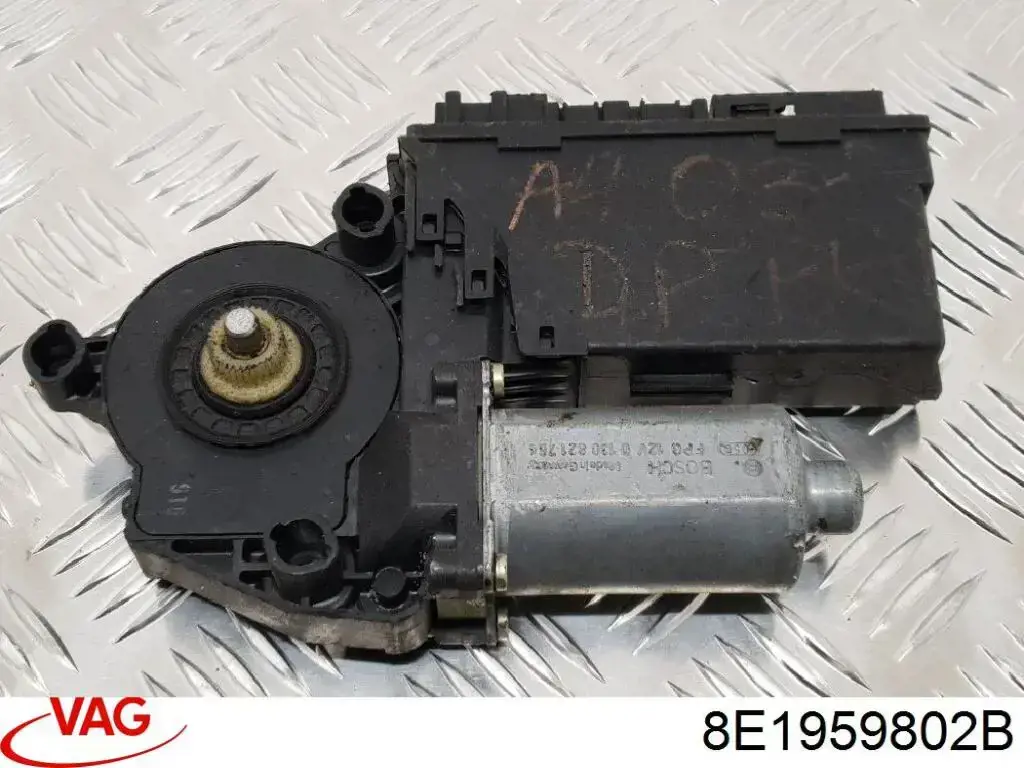 Купити 8E1959802B VAG Двигун склопідіймача двері передньої, правої