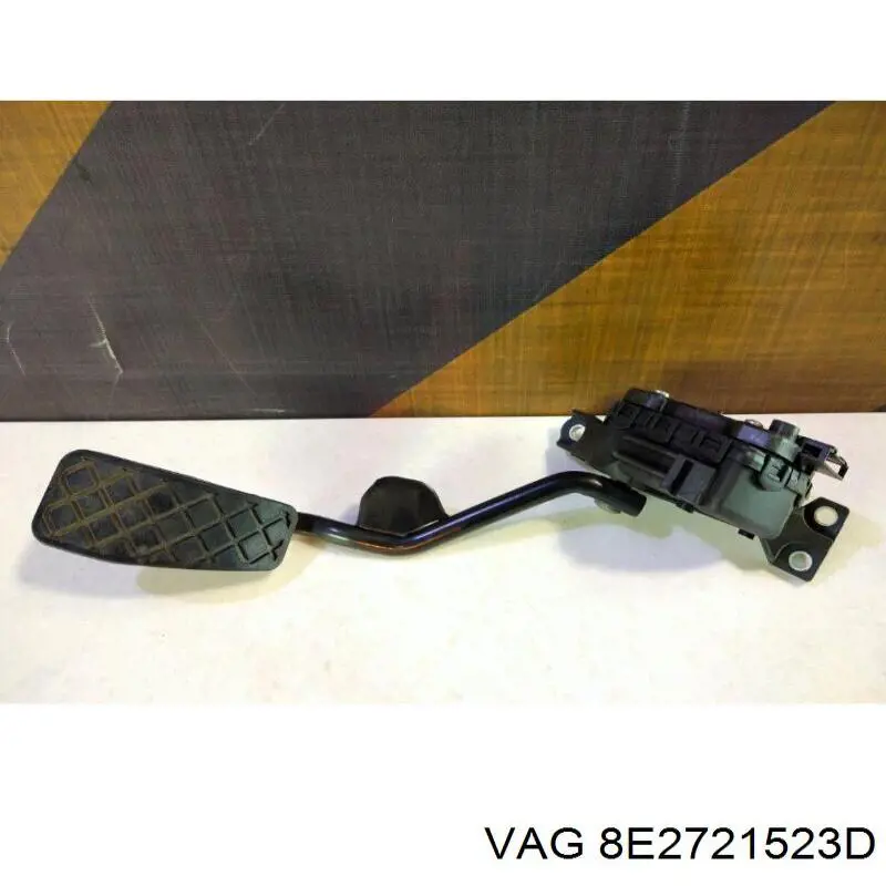 Підаль газу VAG 8E2721523D ціна, від 19.00 USD