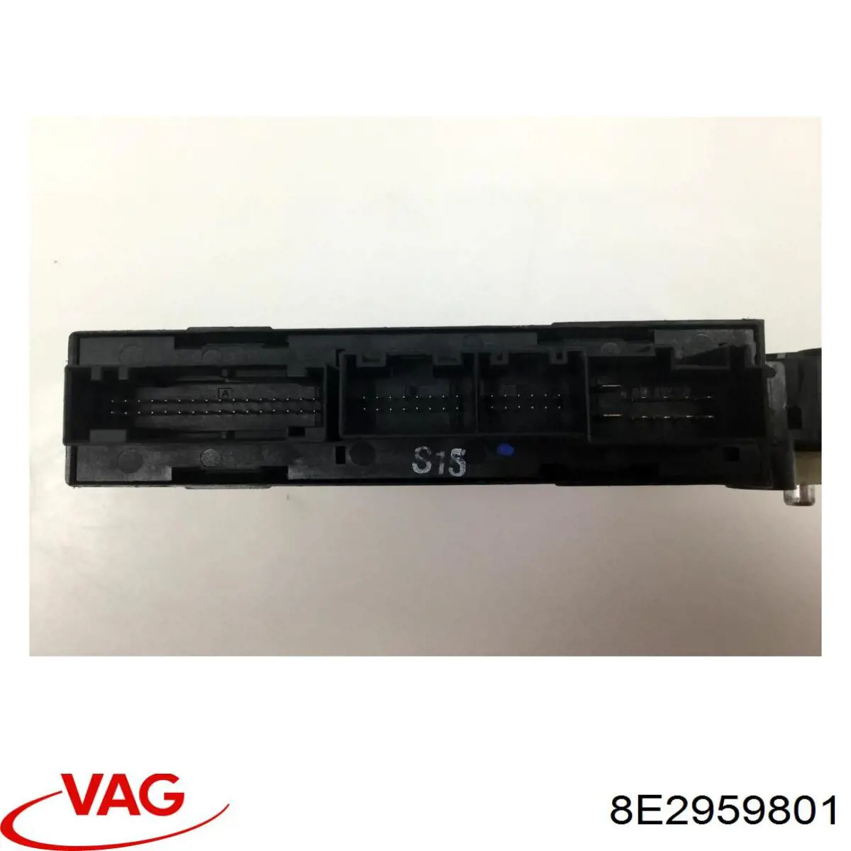 Купити 8E2959801 VAG Двигун склопідіймача двері передньої, лівої