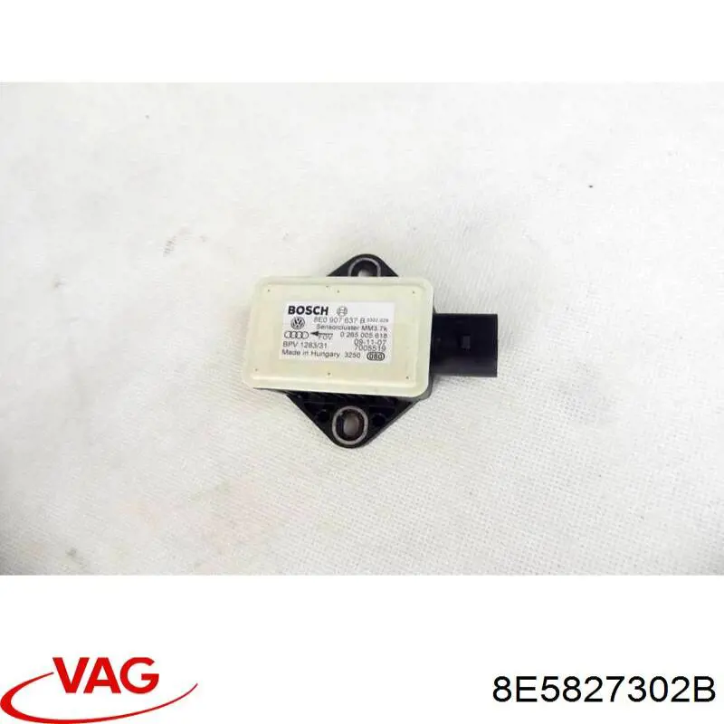 8E5827302B VAG Кріплення кришки багажника