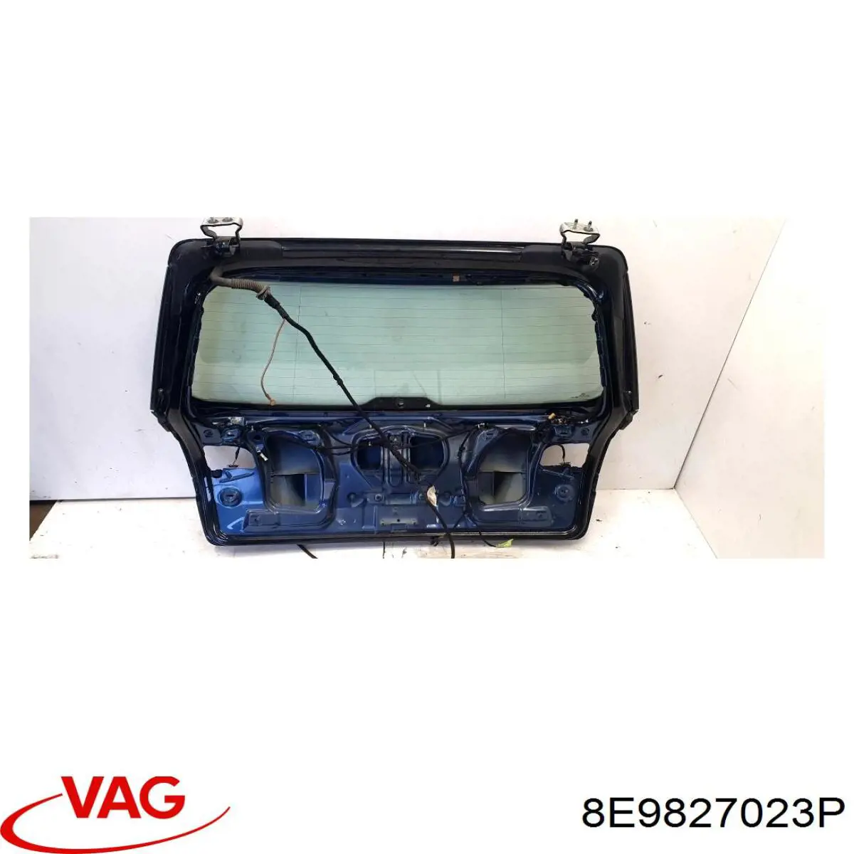 8E9827023P VAG Треті двері