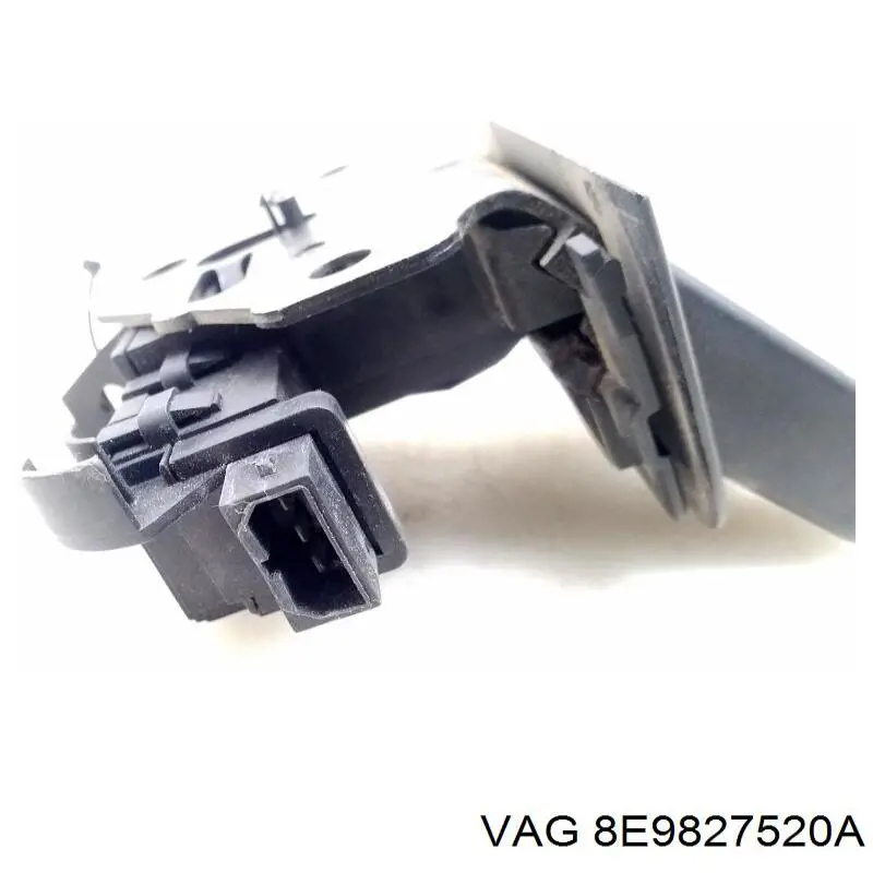  VAG 8E9827520A ціна, від 24.14 USD