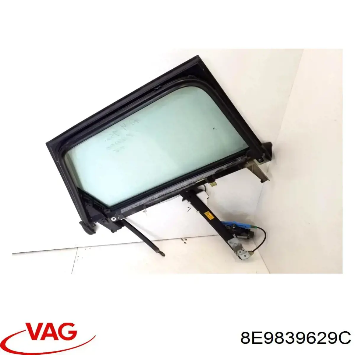 Купити 8E9839629C VAG Рама скла лівих задніх дверей