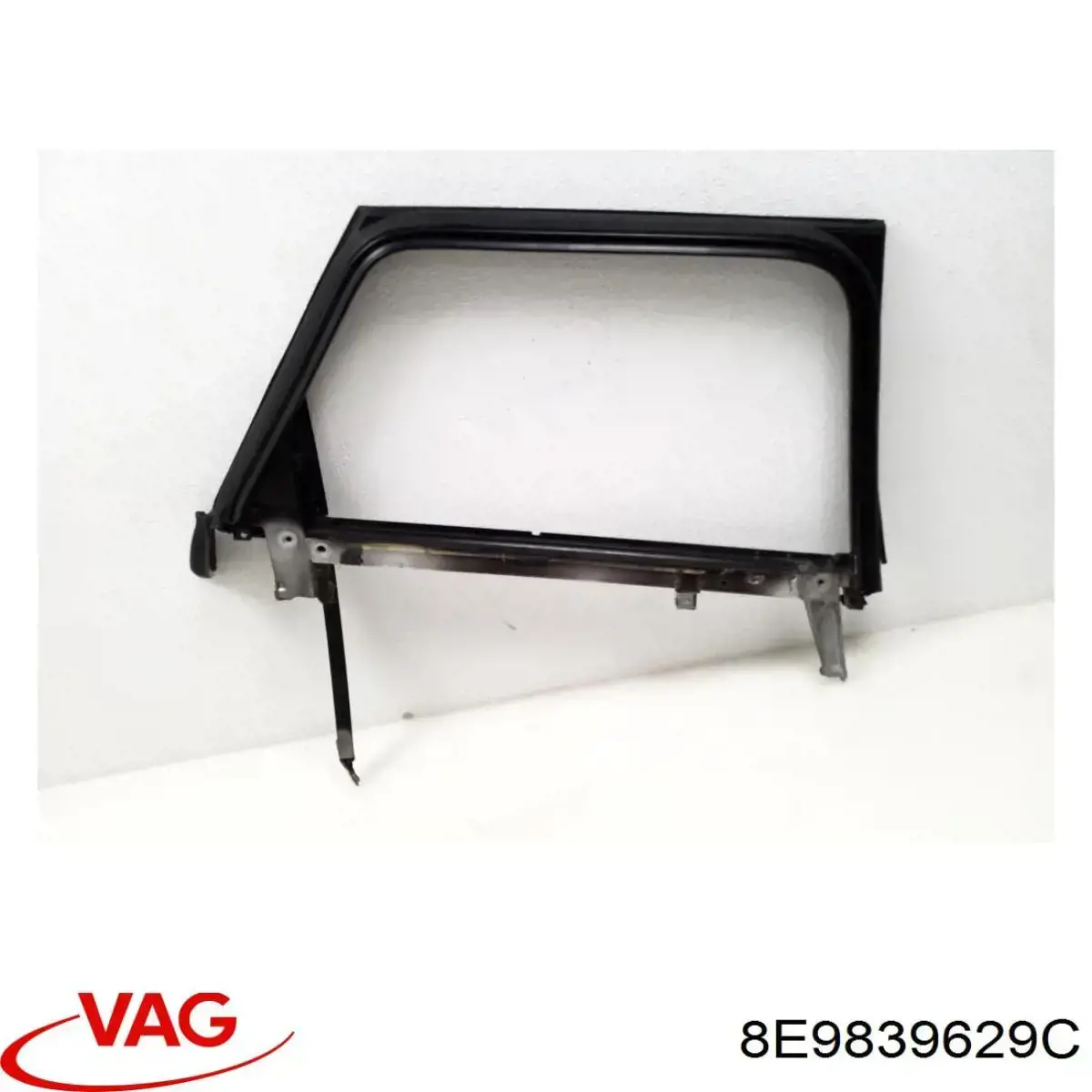 8E9839629C VAG Рама скла лівих задніх дверей