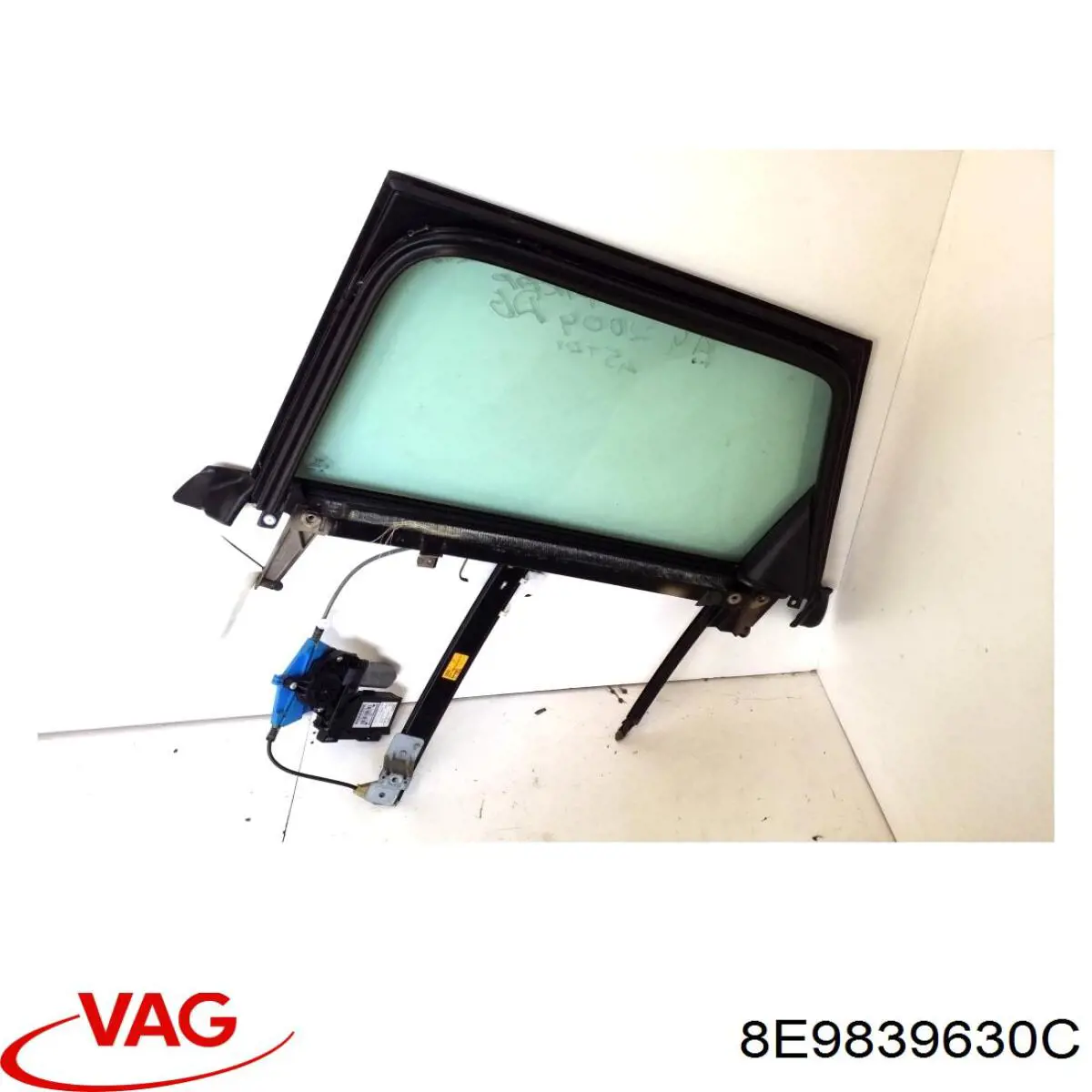 Рама скла правих задніх дверей VAG 8E9839630C ціна, від 16.57 USD