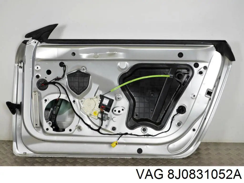 8J0831052A VAG Пасажирські передні двері
