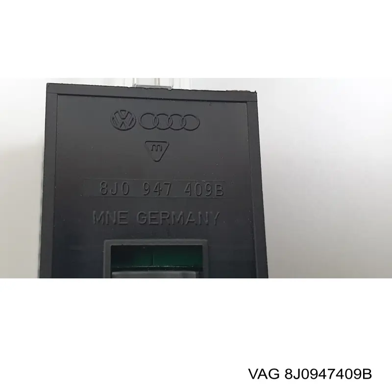 8J0947409B VAG