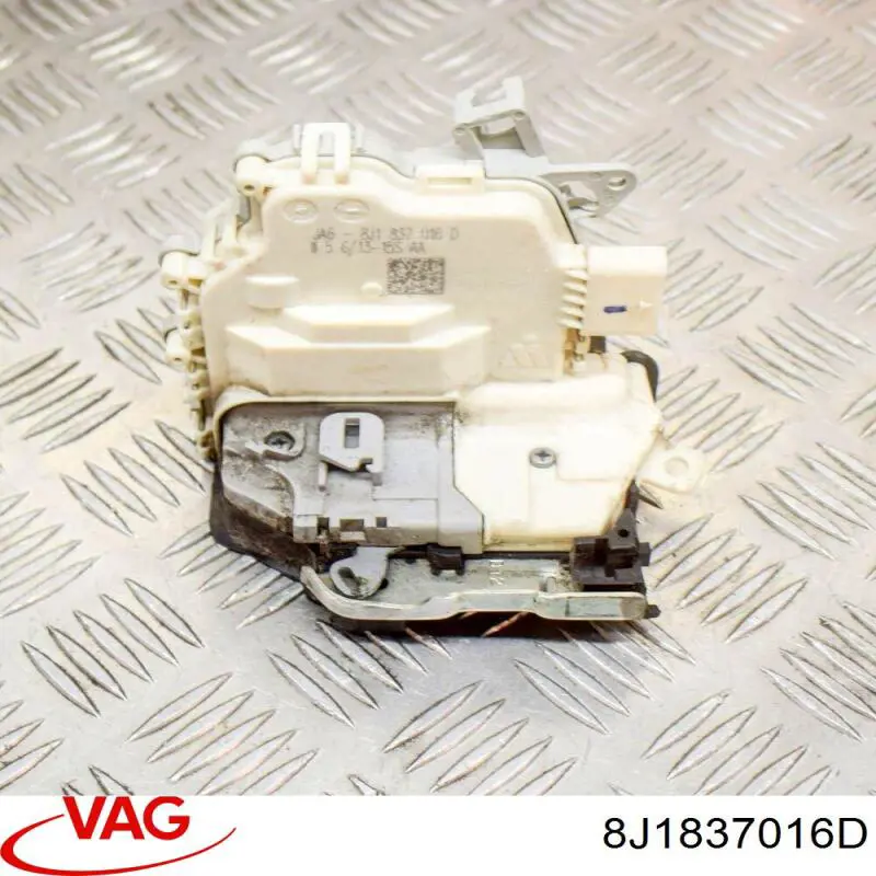 Замок передніх пасажирських дверей VAG 8J1837016D ціна, від 7.05 USD