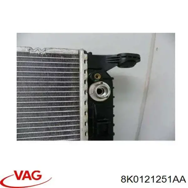 Купити 8K0121251AA VAG Радіатор двигуна