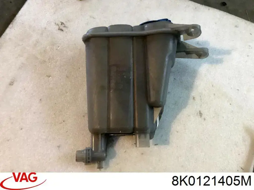 Бачок розширювальний VAG 8K0121405M