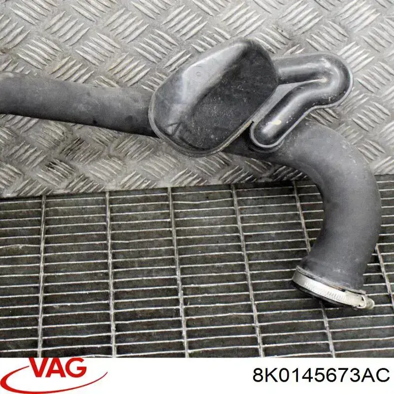Шланг/патрубок интеркуллера VAG 8K0145673AC ціна, від 63.34 USD
